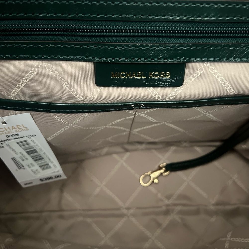 Michael Kors Green Handbag with gold hardware - Picture 3 of 5